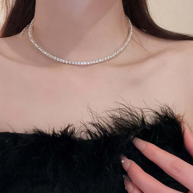 Rhinestone Heart Choker – Elegant Open Collar Necklace