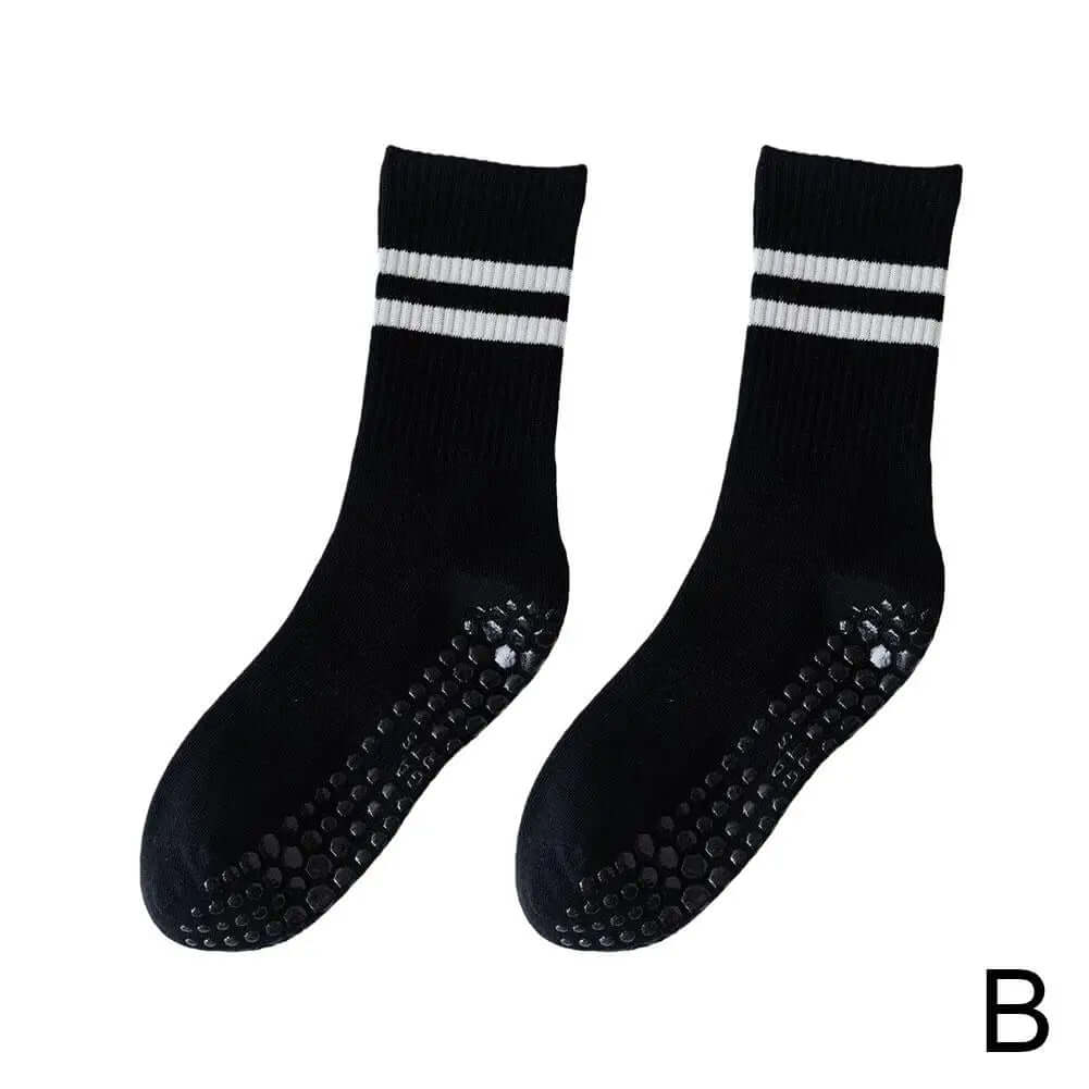 Non-Slip Sports Socks – Cotton Grip for Yoga & Fitness