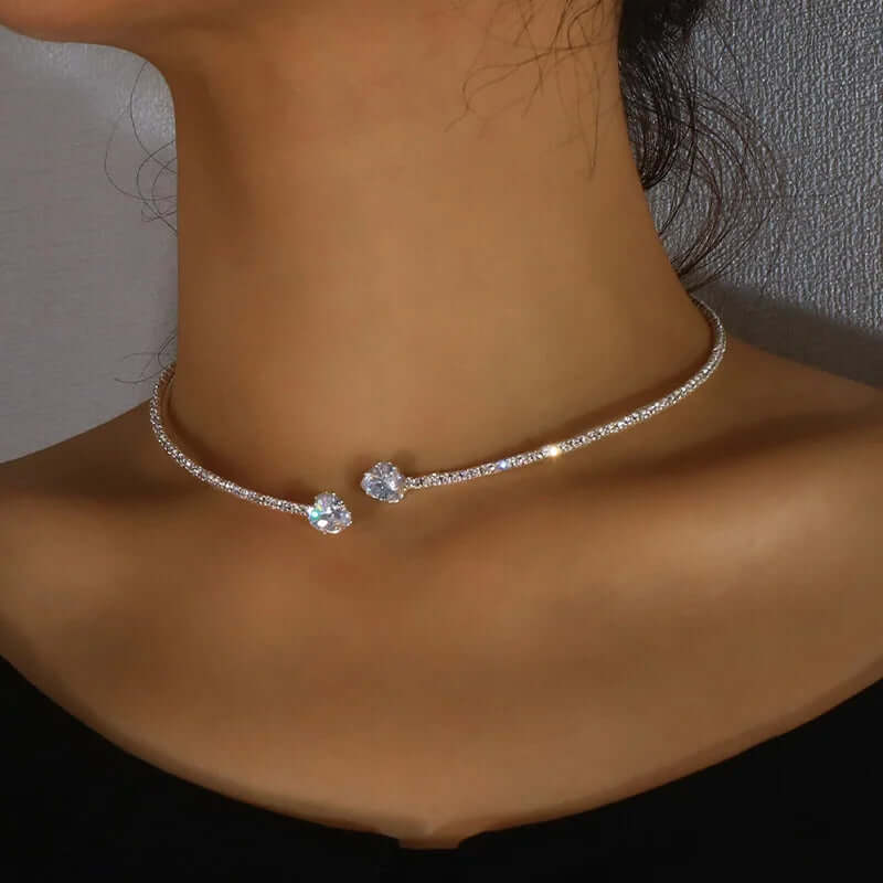 Rhinestone Heart Choker – Elegant Open Collar Necklace